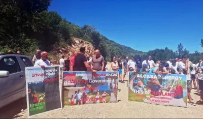 SA JEDNOG OD PROTESTA