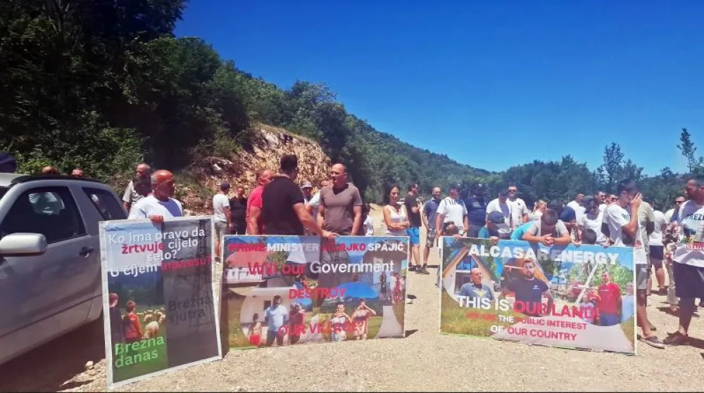 SA JEDNOG OD PROTESTA