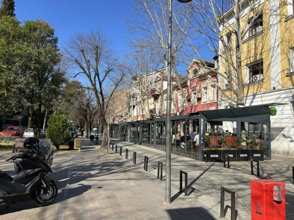 Nacrt odluke o radnom vremenu propisao novine: Muzika na terasama lokala samo do ponoći