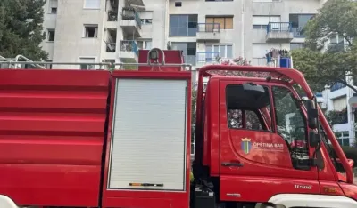 Bar: Požar u stanu u Makedonskoj ulici, u ga&scaron;enju učestvovala tri vozila
