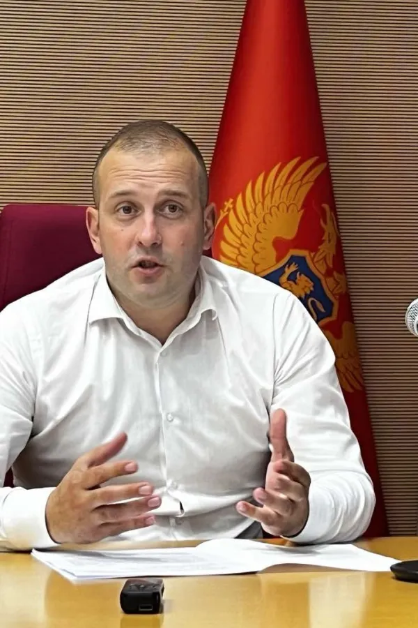 Babović poziva lokalne samouprave da se uključe u akciju Deponije: Nijedna op&scaron;tina neće da sakuplja staklo