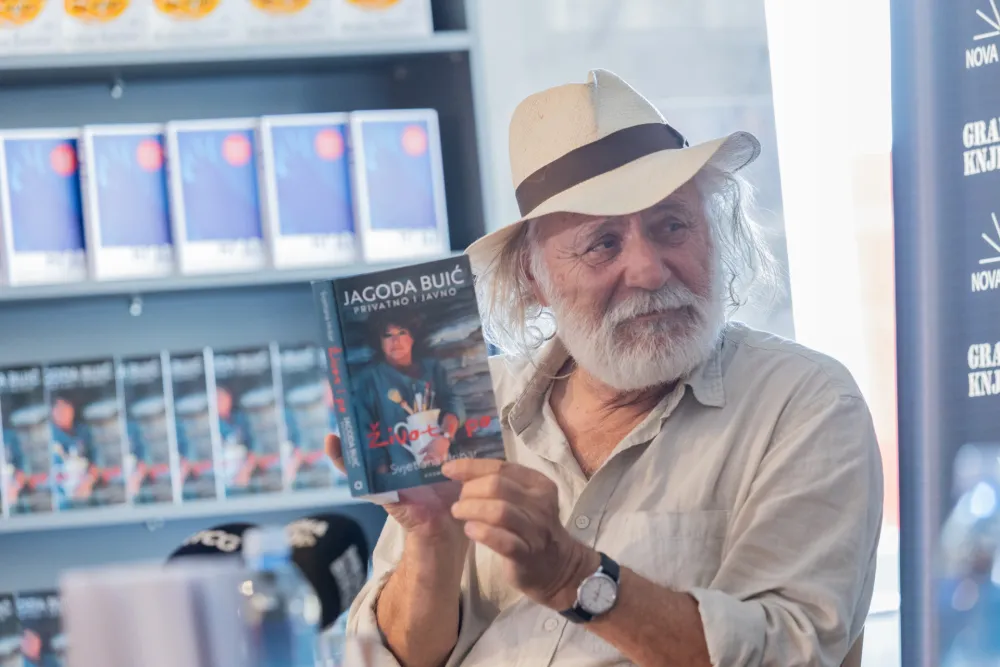 promocija knjige Život i po (Jagoda Buić privatno i javno) Svjetlane Hribar u PodgoriciRade &Scaron;erbedžija