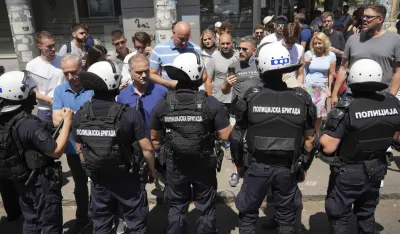 MUP Srbije: Privedeno 13 ljudi tokom blokada saobraćaja