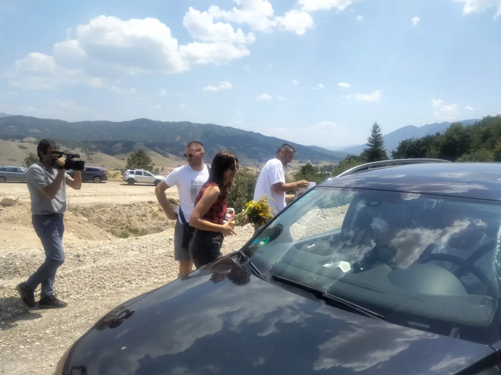 Deblokada magistralnog puta Nik&scaron;ić &ndash; &Scaron;ćepan Polje, mje&scaron;tani prolaznicima nudili osvježenje