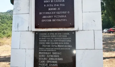 Ravni laz - spomenik o odluci o ustanku crnogorskog naroda