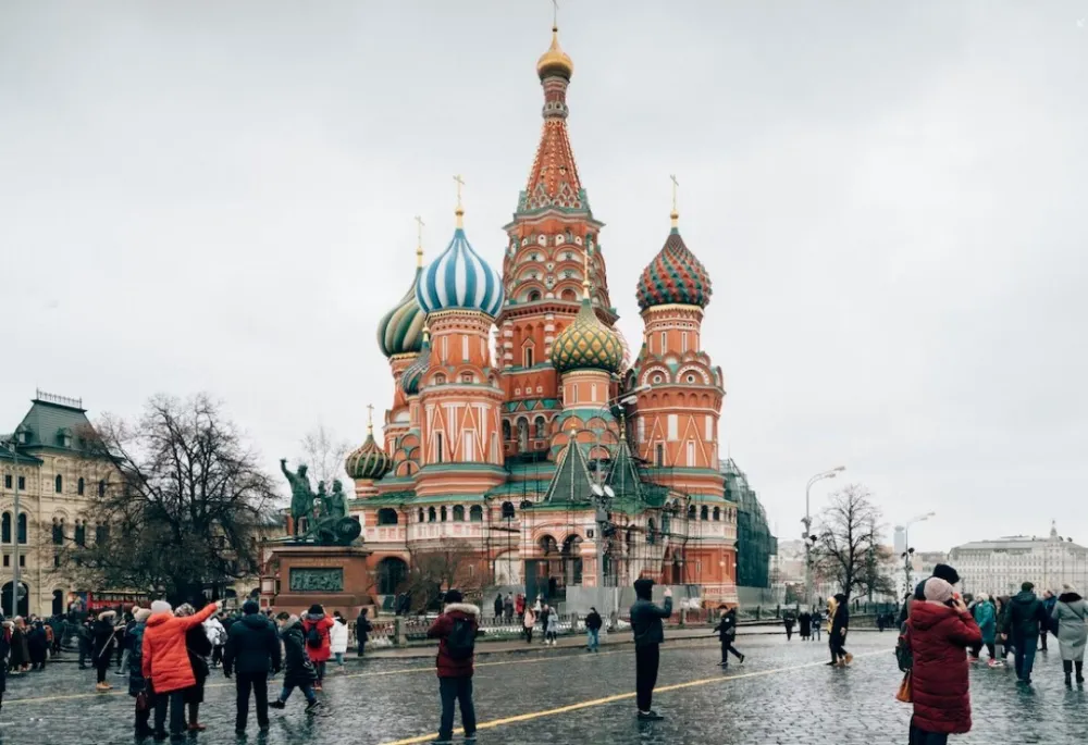 rusija - Photo by Random Institute on Unsplash