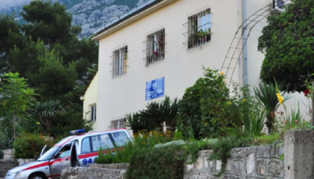 Uhap&scaron;en radnik obezbjeđenja bolnice za psihijatriju: Osuđenik iz Dobrote pu&scaron;ten na kupanje i na piće