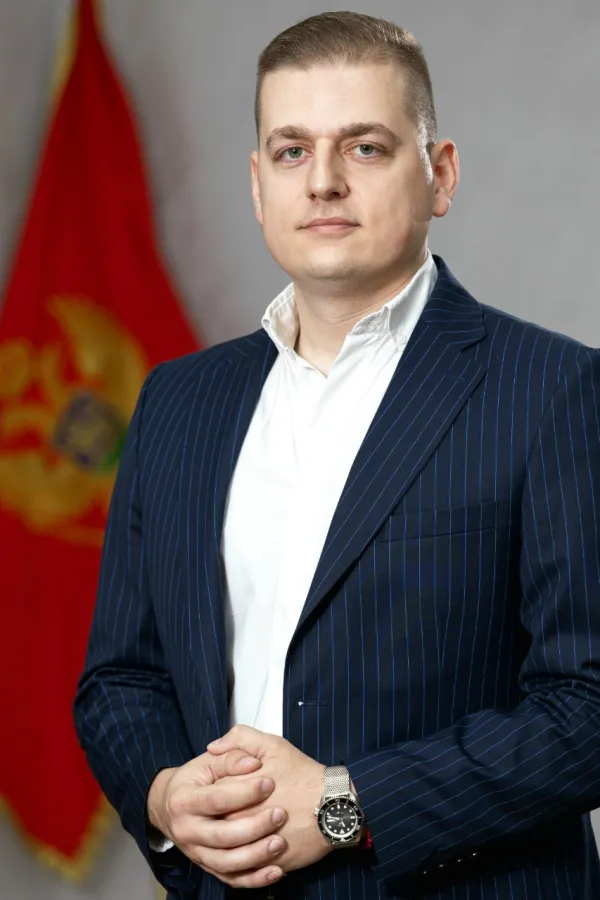 Popović: Op&scaron;tina Zeta zaradila &scaron;est, a potro&scaron;ila 3,1 milion