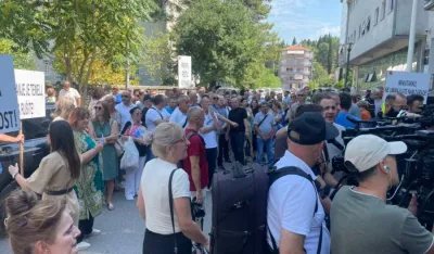 Prosvjetari poručili ministru da &scaron;tedi na funkcionerima: Novica Vuković kao u Alan Fordu daje onima koji već imaju