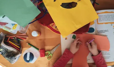 (VIDEO) U kineskom vrtiću otrovano 233 djece: Nejestivom bojom ukra&scaron;avali hranu