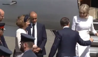 (VIDEO) Novi skandal prvog para Francuske: Brižit jo&scaron; jednom ponizila Makrona pred cijelim svijetom