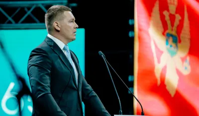 Adžić: Mandić se u potpunosti ogolio i potpisao sopstveni kraj na državnim funkcijama