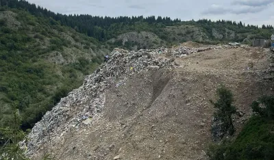 Komunalno Rožaje, i pored zabrane,&nbsp;i dalje smeće lageruje na Mostinu