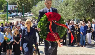 Mujović položio vijenac