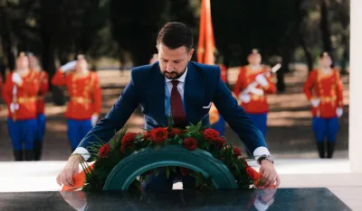 ilatović&nbsp;vijenac na spomenik Partizanu borcu na Gorici povodom 13. jula - Dana državnosti Crne Gore