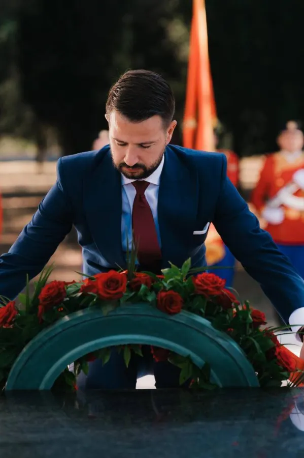 ilatović&nbsp;vijenac na spomenik Partizanu borcu na Gorici povodom 13. jula - Dana državnosti Crne Gore