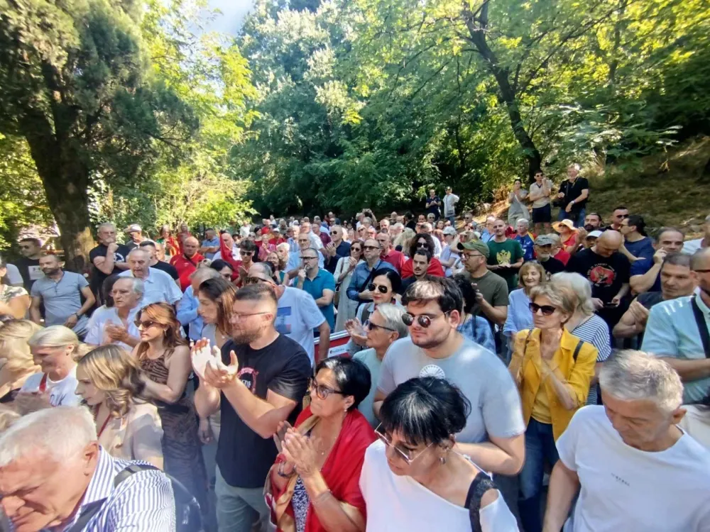 (FOTO/VIDEO) Protest na Gorici: Borba protiv fa&scaron;izma dužnost slobodnog čovjeka