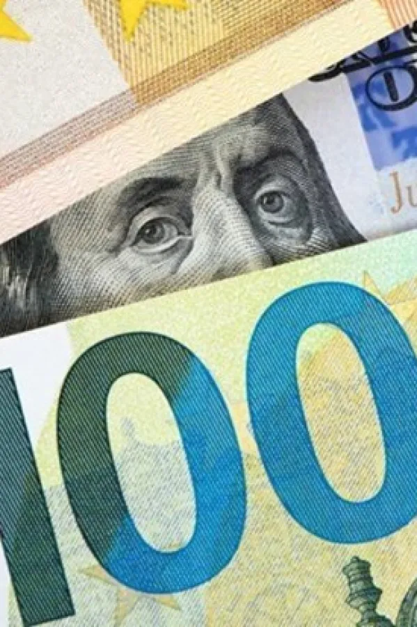 Euro sve jači u odnosu na dolar