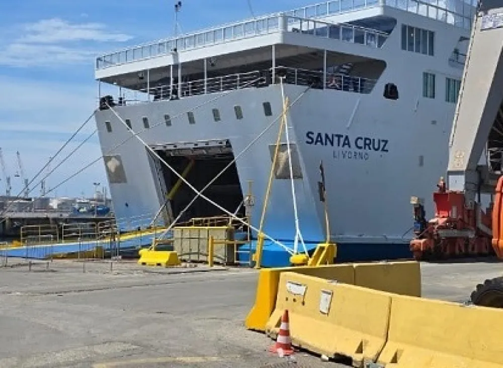 Brod Santa Kruz u Đenovi: Jedan od pomoraca iz Crne Gore hospitalizovan, posada i dalje bez plata