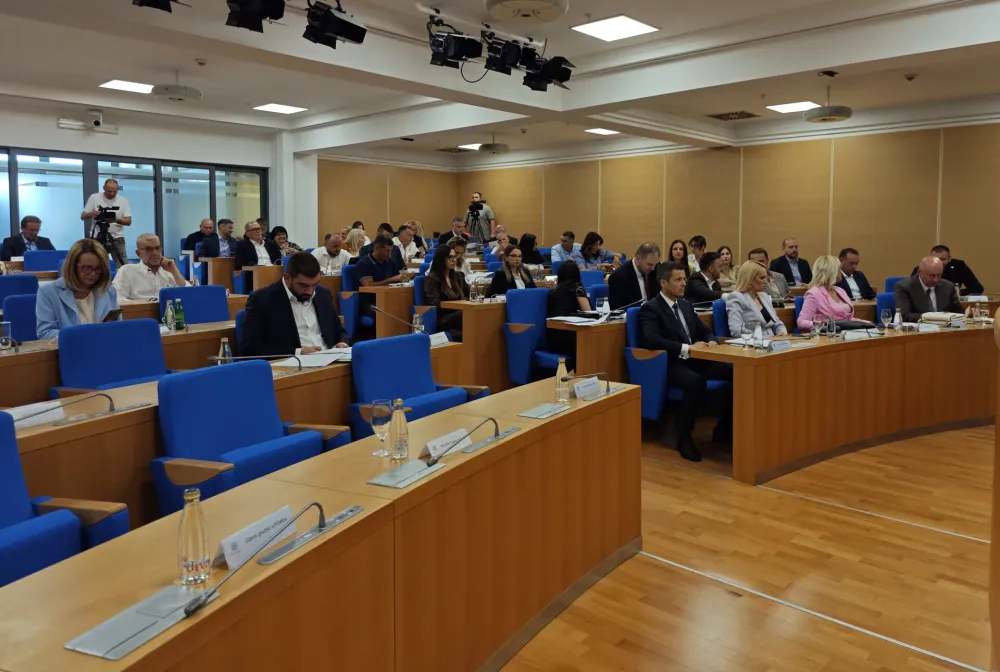 Na dnevnom redu 16 tačaka 