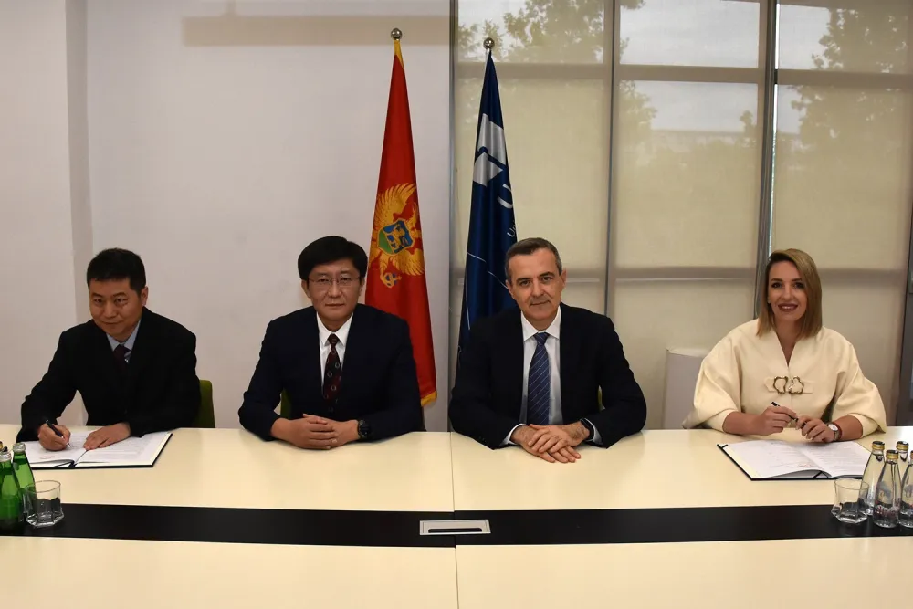Univerzitet Crne Gore i kineski AI lider potpisali Memorandum o saradnji u oblasti kriptografije, vje&scaron;tačke inteligencije i sajber bezbjednosti