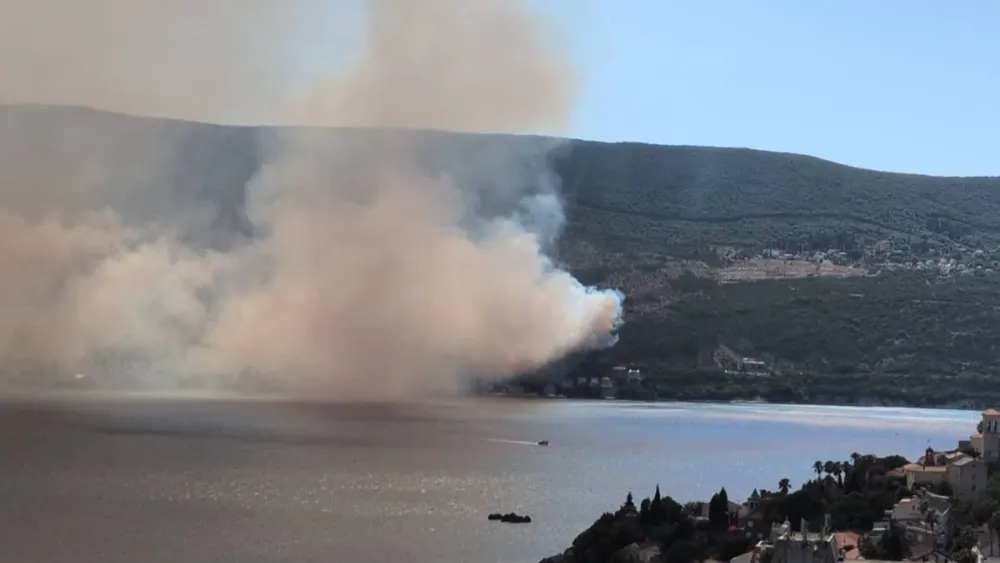 Veliki požar u Njivicama, kraj Herceg Novog