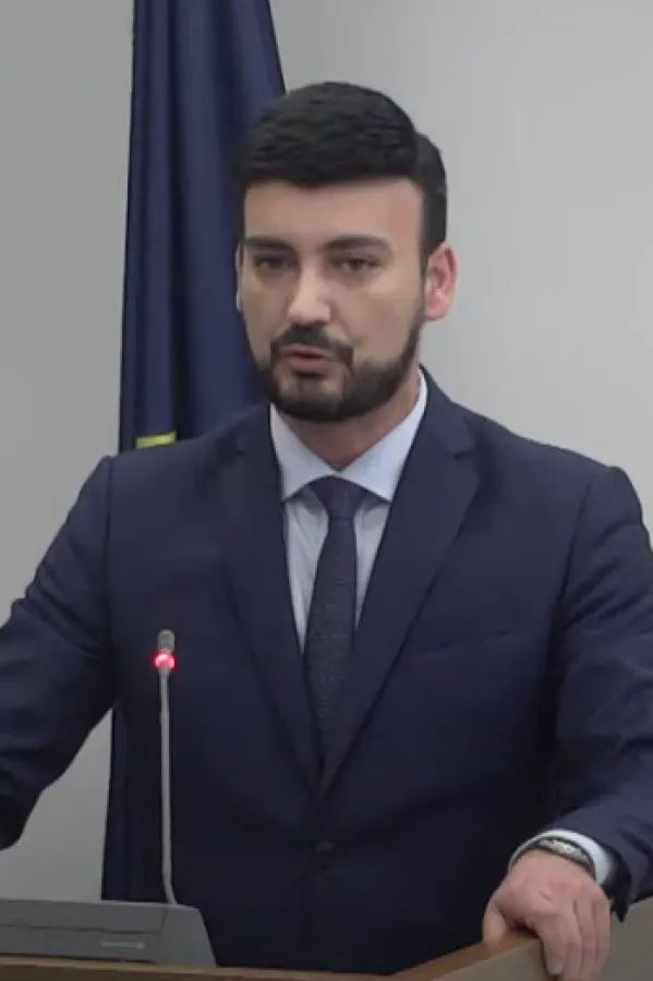 Kratak je put od političkog do fizičkog nasilja