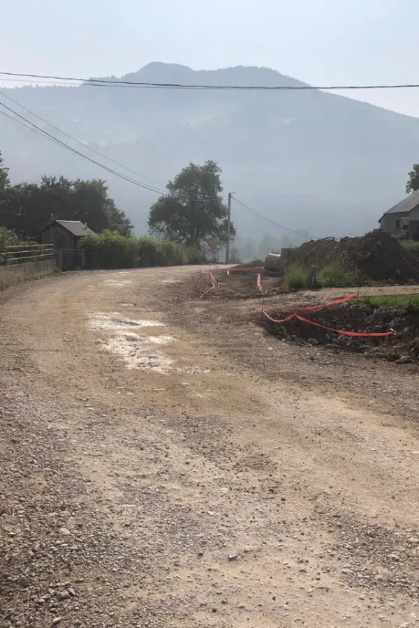 Mje&scaron;tani Gubavča ogorčeni: Asfalta ni na vidiku, imanja prekrivena pra&scaron;inom