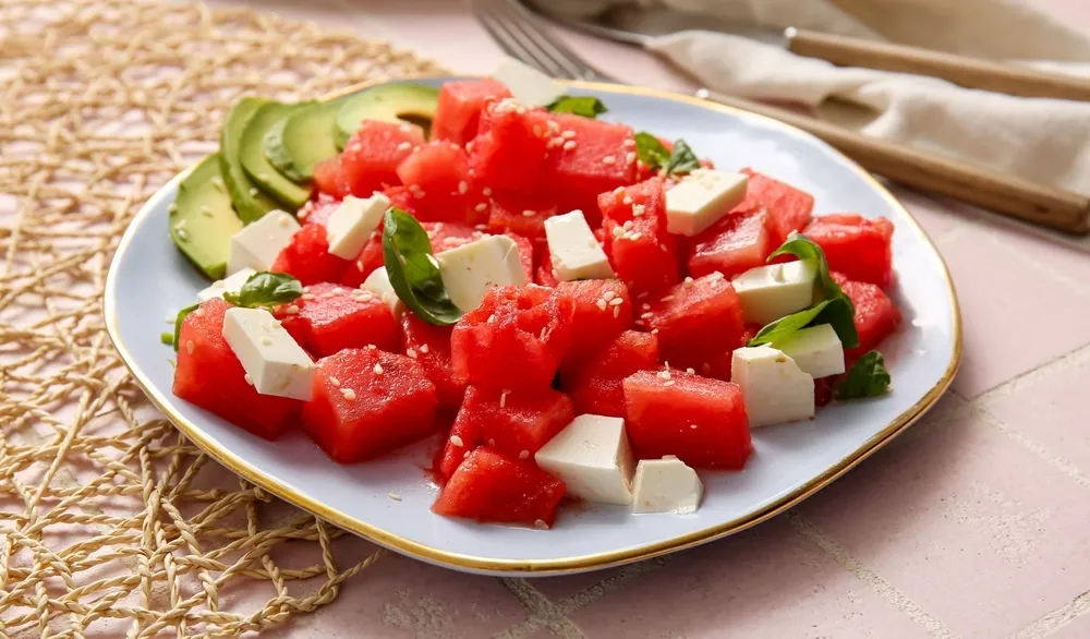Ljetnja salata od lubenice, avokada i feta sira