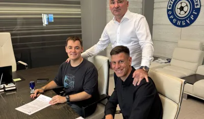 VLADAN BUBANJA POTPISUJE 