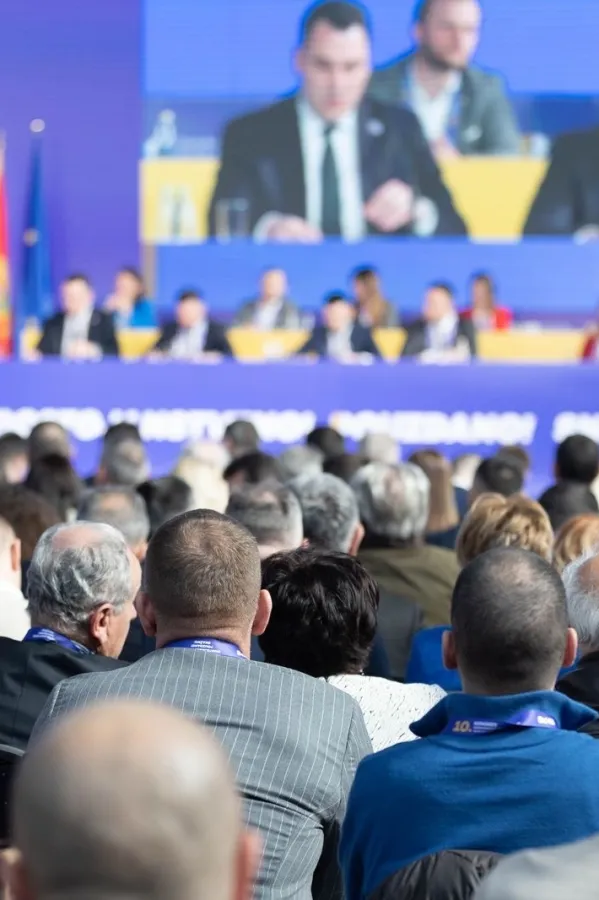DPS: &Scaron;ćepanović ostavljen sam da brani nemoguće, napu&scaron;tanje fotelja ne dolazi u obzir kada su u pitanju Demokrate