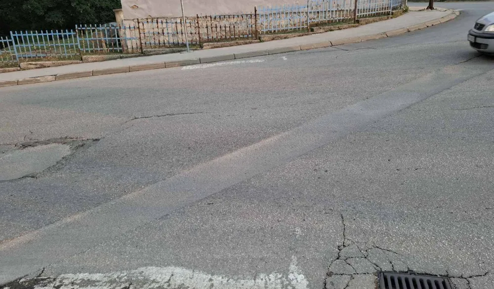 Pljevlja: Iscrtavanje signalizacije na gradskim saobraćajnicama nakon asfaltiranja