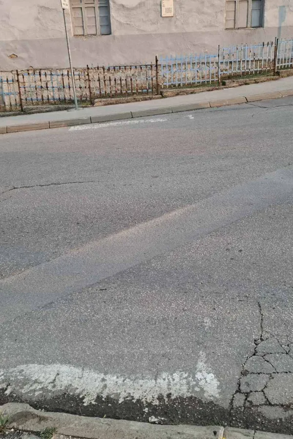 Pljevlja: Iscrtavanje signalizacije na gradskim saobraćajnicama nakon asfaltiranja