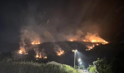 Vatrogasci cijelu noć gasili veliki požar na Volujici, vatra prijetila kućama
