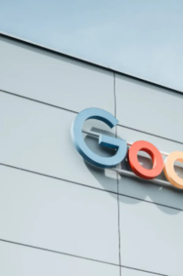 Google uklonio hiljade YouTube kanala povezanih sa Kinom i Rusijom