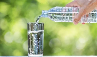 Znate li &scaron;ta kisela voda radi va&scaron;im kostima?