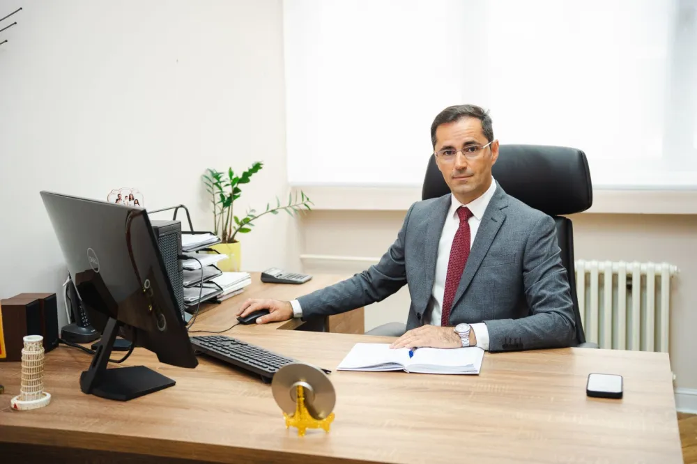 O&Scaron; "Mahmut Lekić" nabavila tablu i robotičku opremu