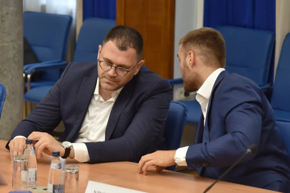 Opozicija traži&nbsp;saslu&scaron;anje Vukovića i Kordić,&nbsp;želi podatke o turističkoj sezoni