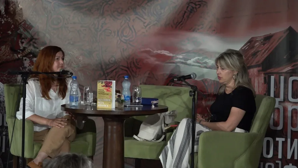 Trg od knjige: Poezija, odrastanje i tragovi rata u pričama života