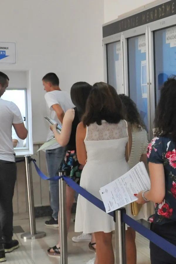 Osnovne studije biznisa i ekonomije na engleskom jeziku ko&scaron;taće 10.000 eura