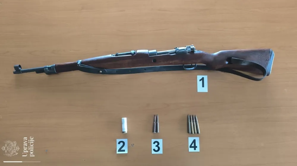 Policija u Andrijevici oduzela pu&scaron;ku i municiju u ilegalnom posjedu
