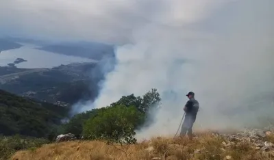 Cetinje: Požari aktivni na vi&scaron;e lokacija, vatrogasci ulažu nadljudske napore da zaustave vatru