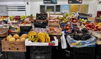 Breskve i nektarine po tri i po eura