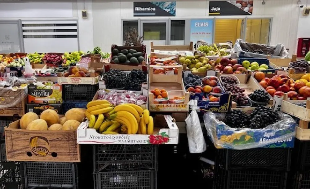 Breskve i nektarine po tri i po eura