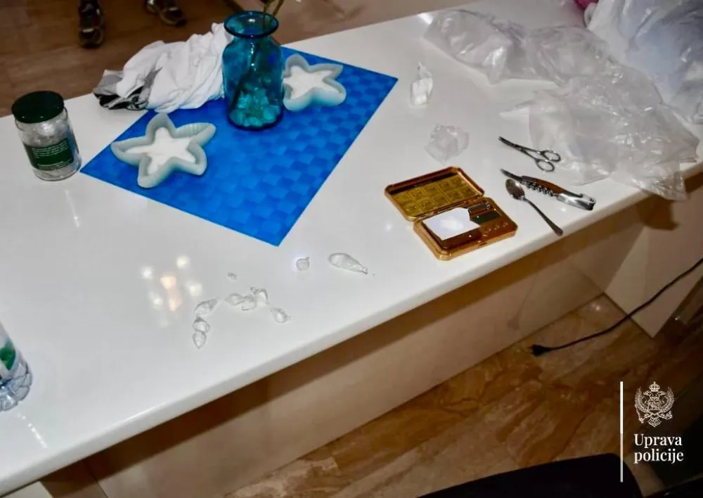 Budva: Uhap&scaron;en sedamnaestogodi&scaron;njak osumnjičen za distribuciju kokaina i marihuane
