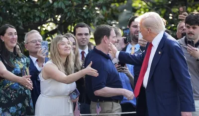 Tramp i Fon der Lajen pregovaraće u &Scaron;kotskoj o trgovinskom sporazumu