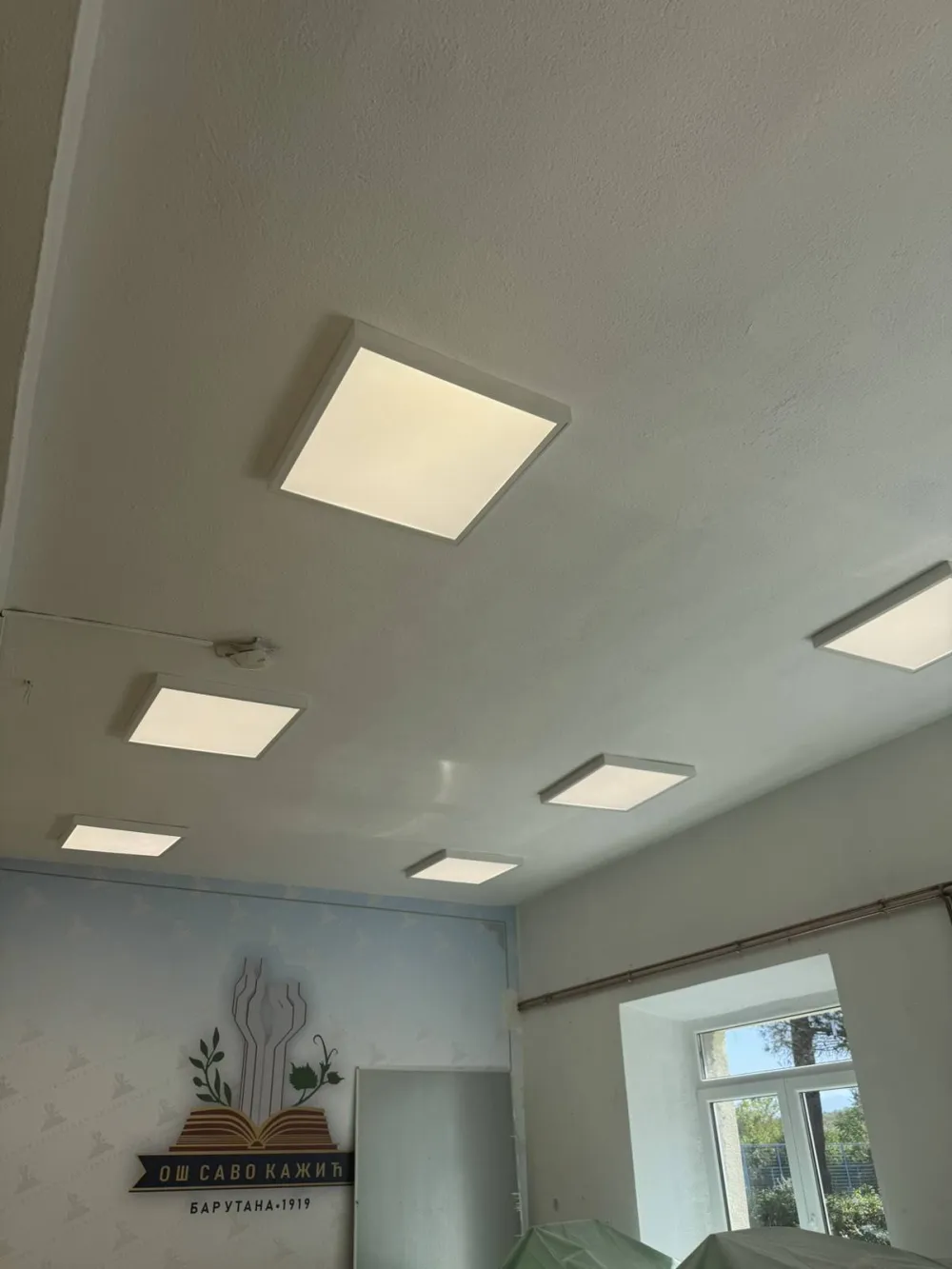 Zamijenjena vrata na učionicama u O&Scaron; "Savo Kažić"