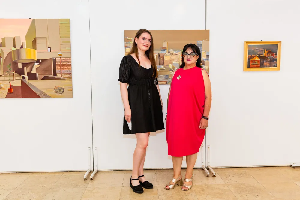 Izložba &bdquo;Konstrukcije&rdquo; Lidije Nikčević: Gradovi bez lica ogledalo savremenog otuđenja