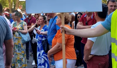 Prosvjetari predlažu &scaron;trajk zbog smanjenja plata: Ako nas ne bude 10.000 ispred Vlade, ne bilo nas