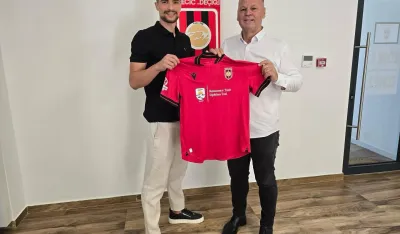 Nikprelaj sa dresom Dečića